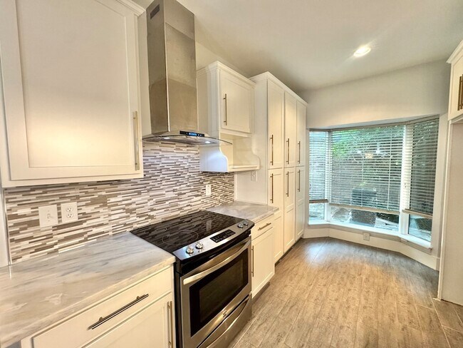 Building Photo - 2323 Bering Dr