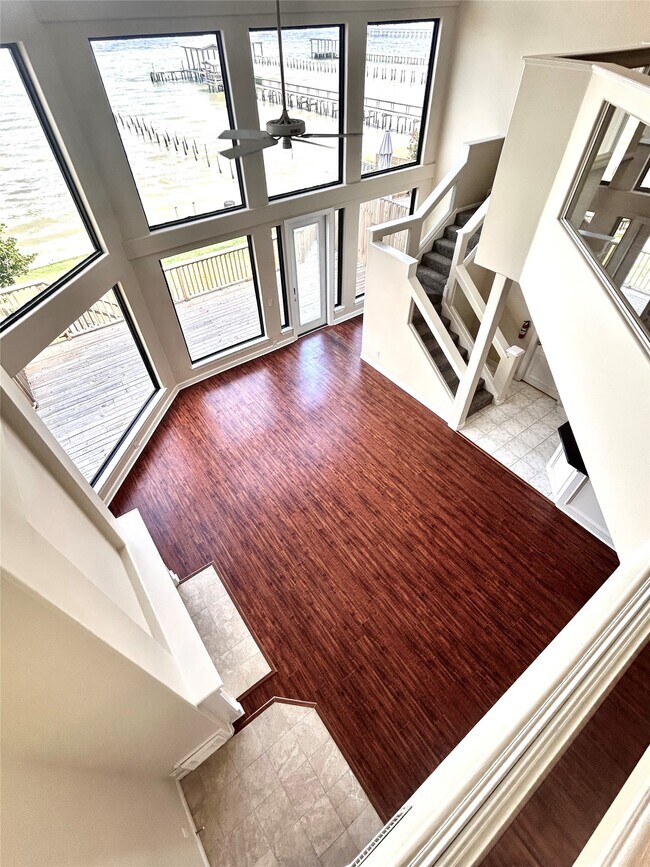 Building Photo - 807 Kipp Ave