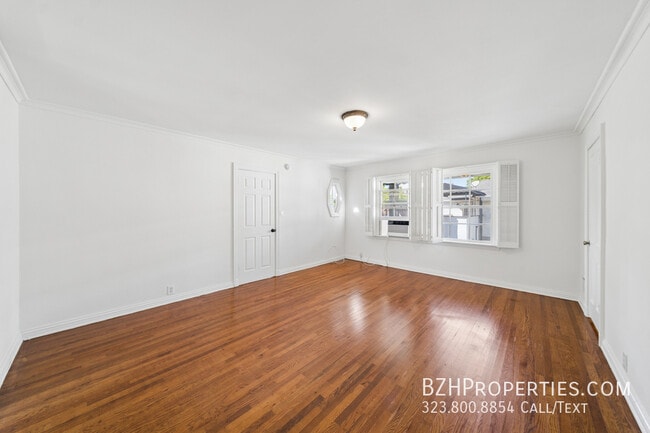 Building Photo - 1284 S Beverly Glen Blvd