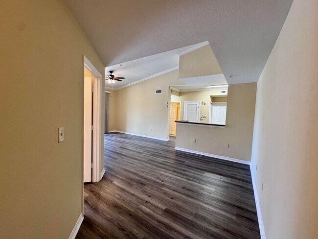 Building Photo - 15135 Michelangelo Blvd
