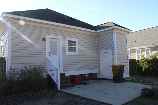 Building Photo - 3001 Canal Dr NW