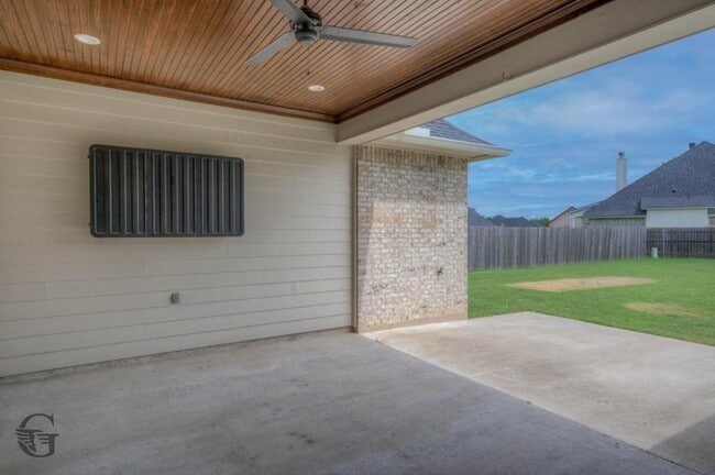 Building Photo - 801 Durango Dr