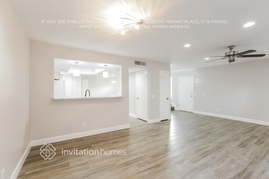 Building Photo - 2733 W Estrella Dr