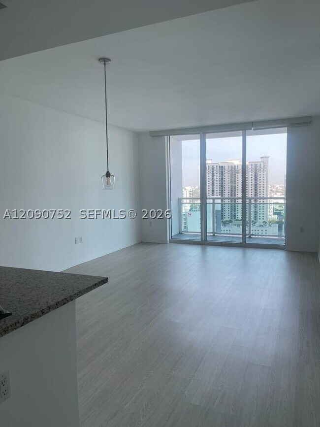 Building Photo - 951 Brickell Ave