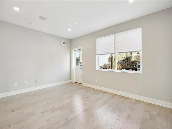 Building Photo - 2011 N Randolph St