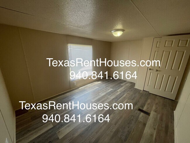 Building Photo - Great Home Available Now!! Furnished or Unfurnished
