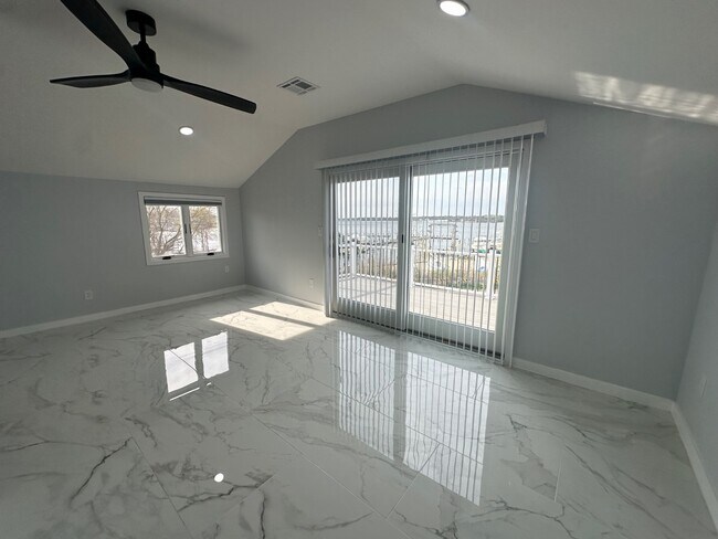Building Photo - 595 Kingfisher Cir
