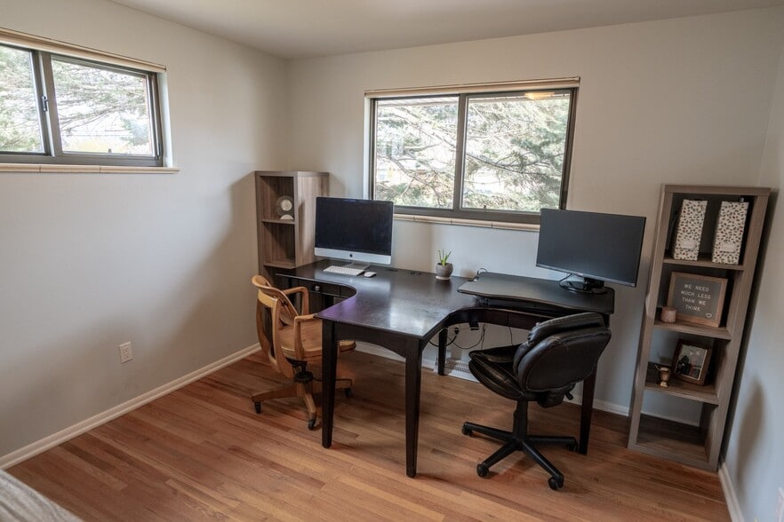 Building Photo - 275 Seminole Dr