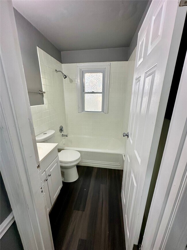 Building Photo - 7121 Lamont Dr