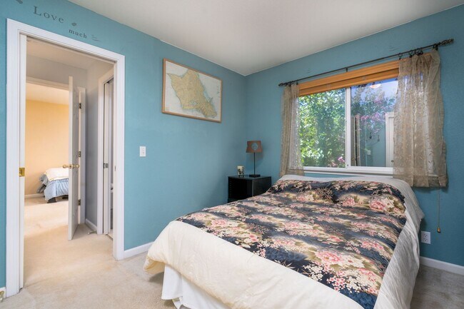 Building Photo - SOUTH DAVIS GEM