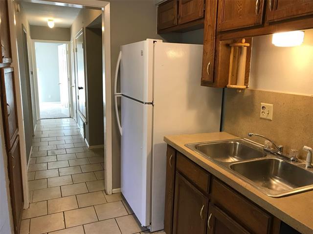 Building Photo - 118 Maple St