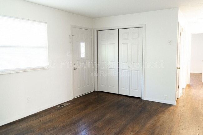 Building Photo - 2638 Dexter Ln