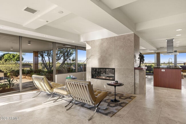 Building Photo - 7167 E Rancho Vista Dr