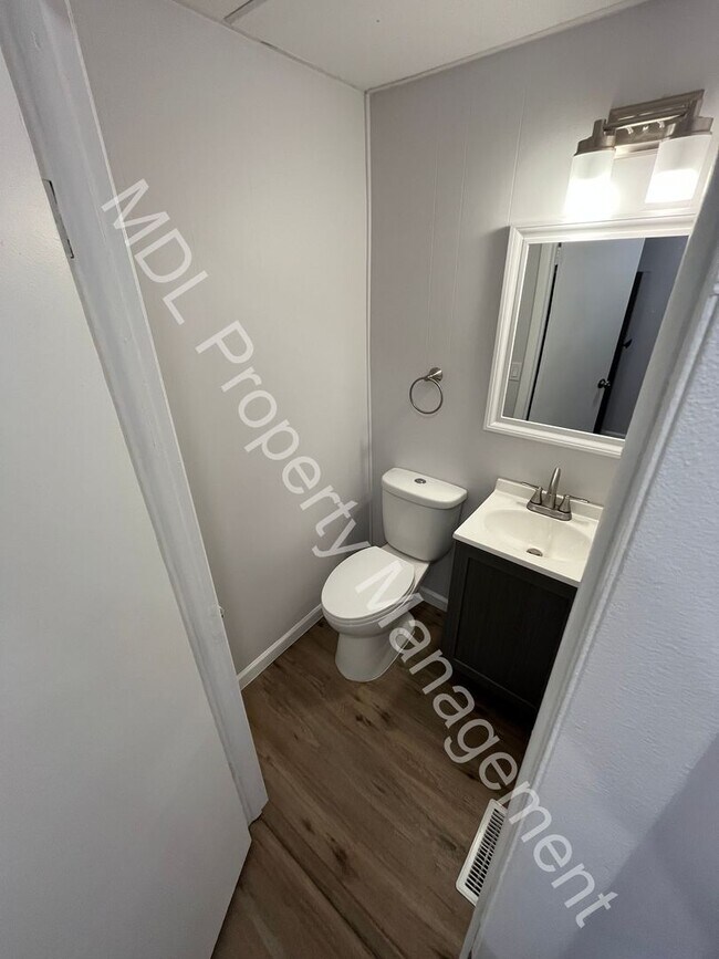 Building Photo - 1500 Birney St