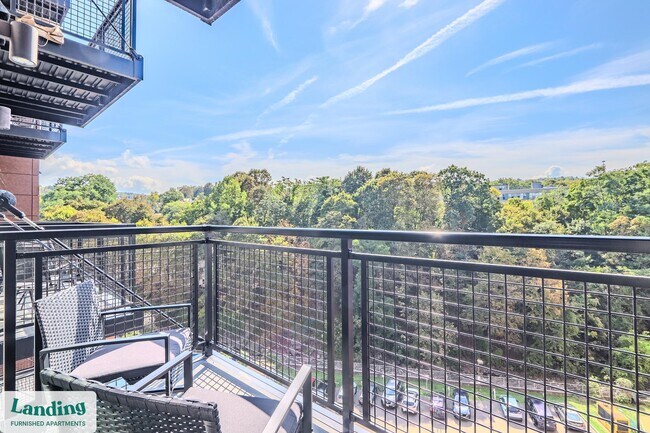 Building Photo - 210 E Green St