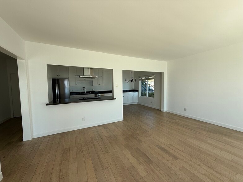 Building Photo - 18139 Coastline Dr