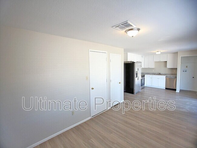 Building Photo - 13036 N 17th Ave