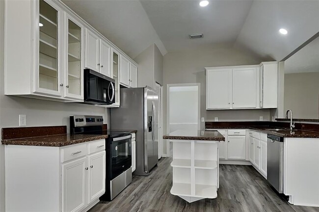 Building Photo - 8019 Malardcrest Dr