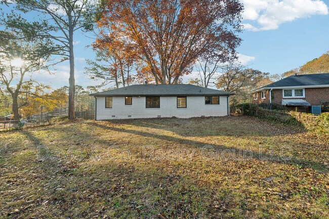 Building Photo - 2385 Tilson Rd