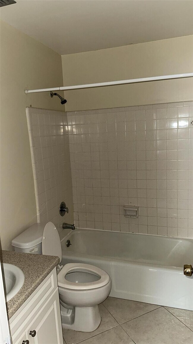 Building Photo - 2004 S 10th St