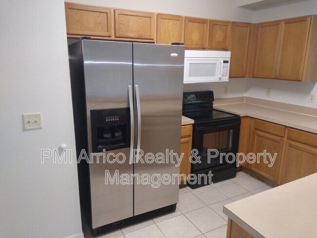 Building Photo - 6142 Olivedale Dr