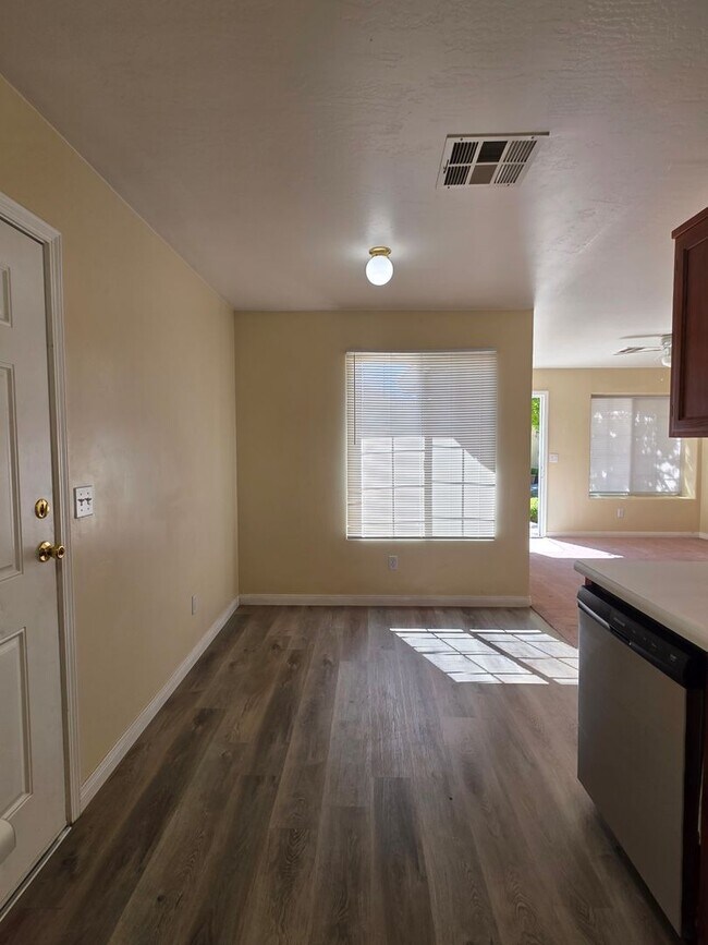 Building Photo - 722 Spring Meadow Ct