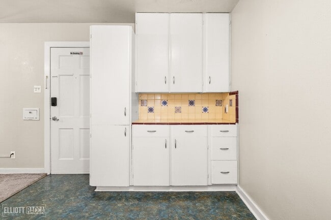 Building Photo - Charming One Bed One Bath In the Garden Di...