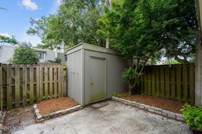 Building Photo - 420 Cobblestone Dr