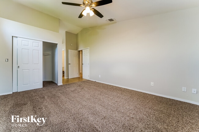 Building Photo - 9741 N Camino del Fierro