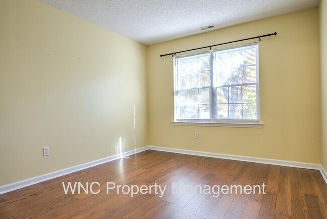 Building Photo - 302 Creeks End Cir