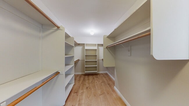 Building Photo - *** Gorgeous 4 bed 3 bath Single Family Ho...