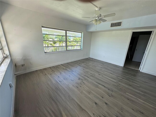Building Photo - 174 Corrine Pl