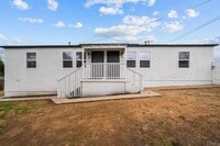 Building Photo - 1918 Skyline Dr