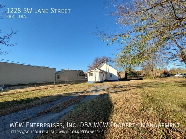 Building Photo - 1228 SW Lane St