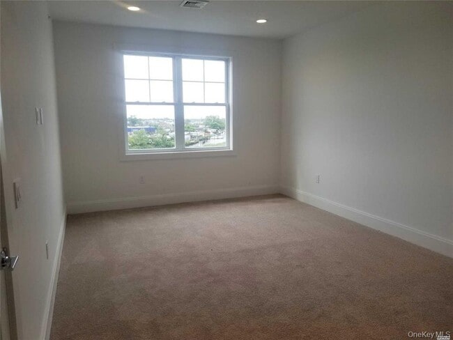 Building Photo - 237 Marina Pointe Dr