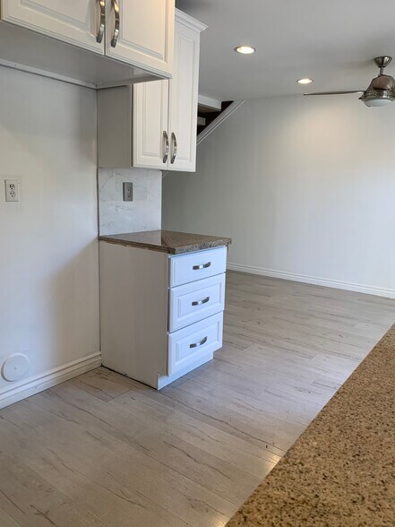 Building Photo - 7560 Corbin Ave