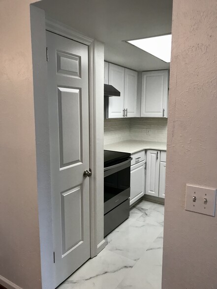 Pantry in kitchen - 21 Vaughns Gap Rd