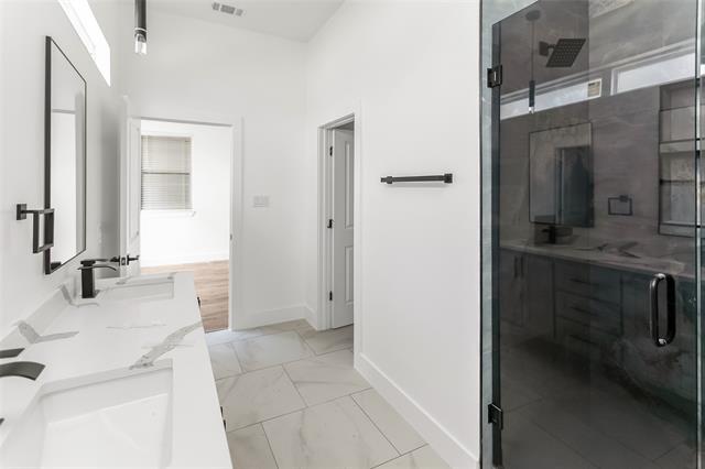 Building Photo - 1105 Poindexter St