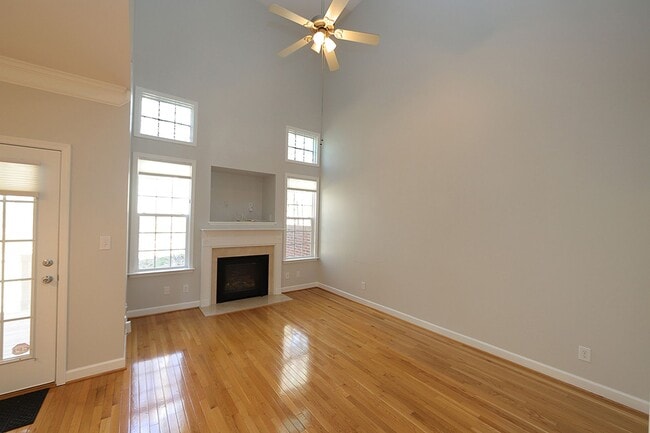 Building Photo - Spacious Townhome in Prime North Raleigh Location