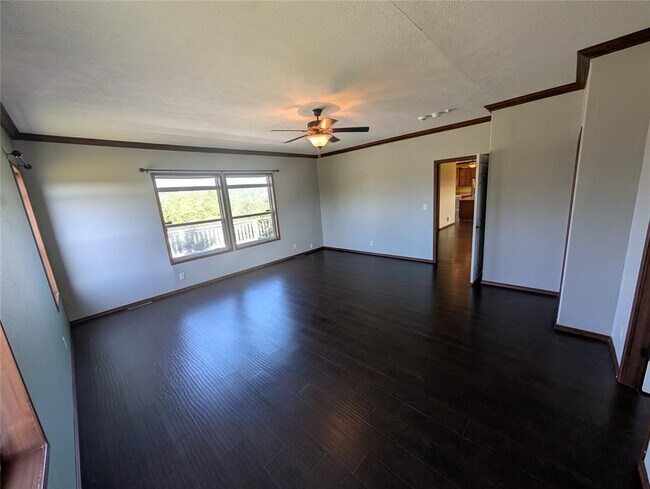 Building Photo - 13908 Kelly Dr