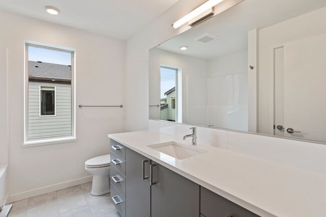 Building Photo - 32742 Hemlock Ave SE