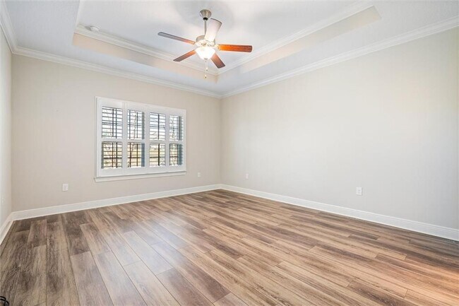 Building Photo - 1203 Holmes Ave