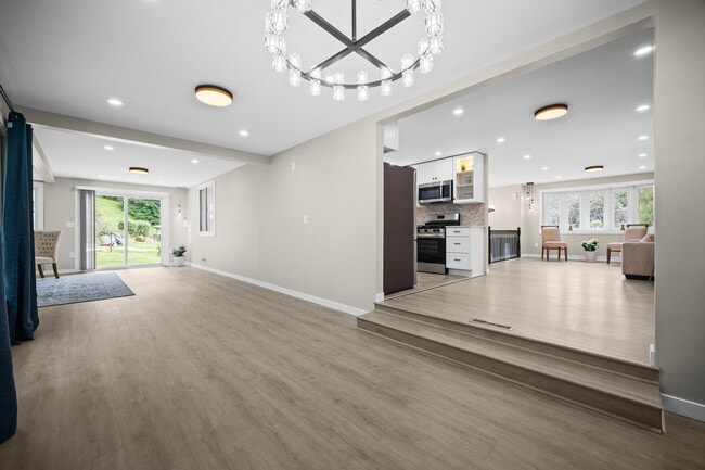 Building Photo - 224 Laura Lee Dr
