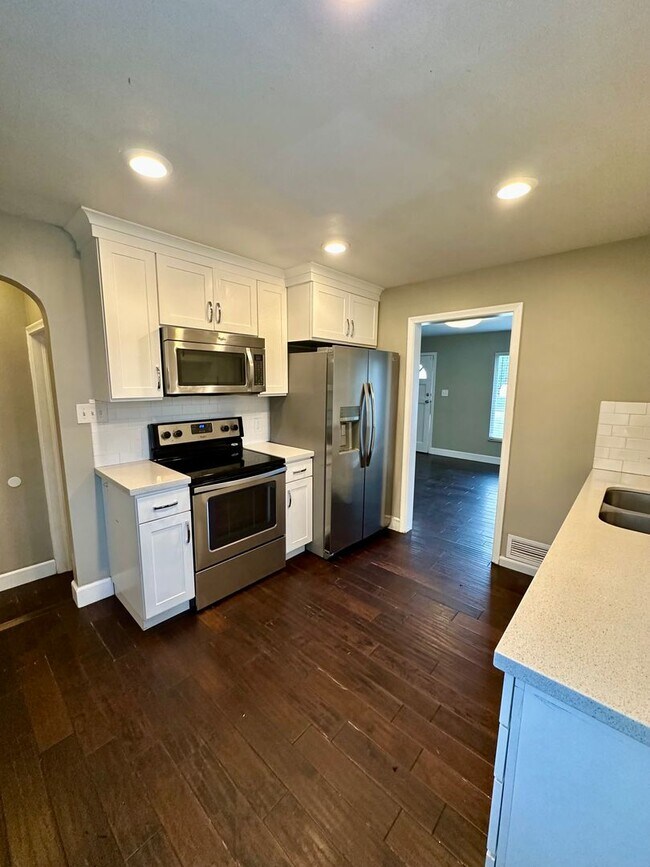 Building Photo - Great 4 Bd Home in Murray