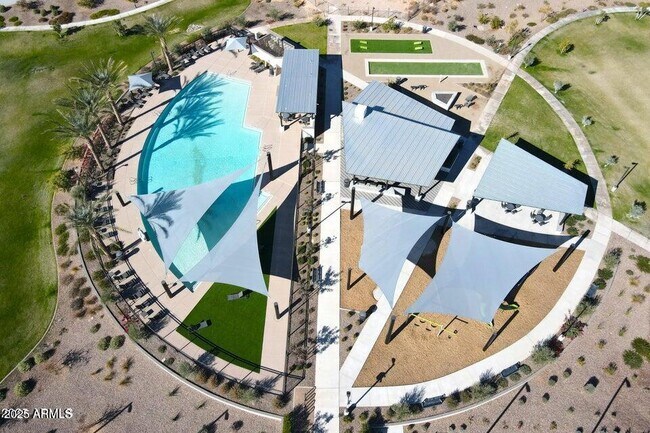 Building Photo - 976 W Finch Dr