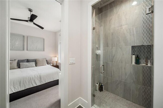 Building Photo - 52 Reynolds Square Ln