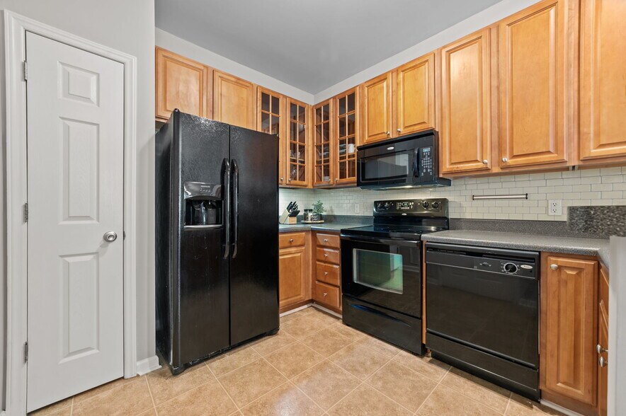 Building Photo - 1121 Turtle Creek Rd