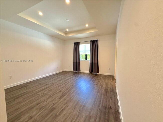 Building Photo - 4228 SW 166th Ct