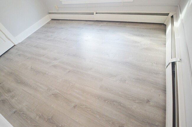 Building Photo - 38 Cascade St