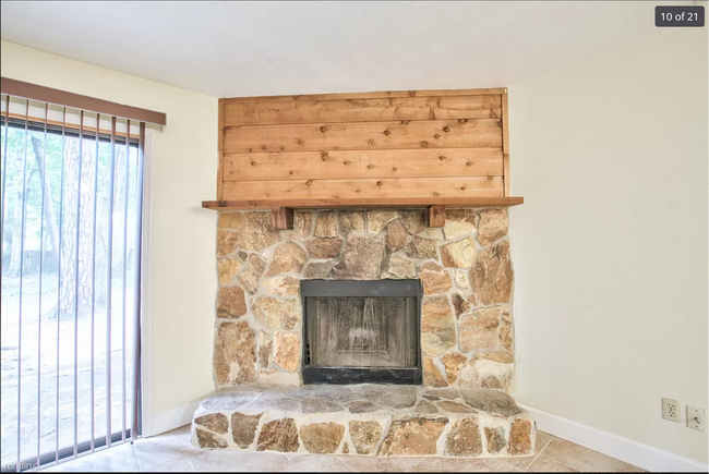 Building Photo - 2 br, 1 bath Duplex - 4789 Leah Court 4789